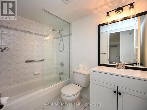 204 - 2301 Parkhaven Boulevard, Oakville (Uptown Core), ON - Indoor Photo Showing Bathroom