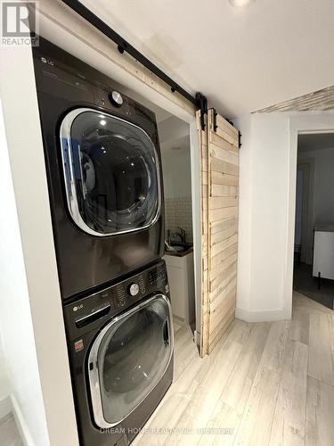 102 - 160 Olde Bayview Avenue, Richmond Hill, ON - Indoor Photo Showing Laundry Room