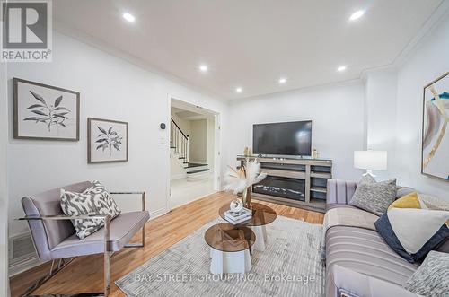 15 Inverhuron Trail, Oakville, ON - Indoor Photo Showing Living Room