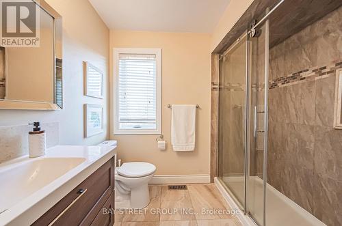 15 Inverhuron Trail, Oakville, ON - Indoor Photo Showing Bathroom