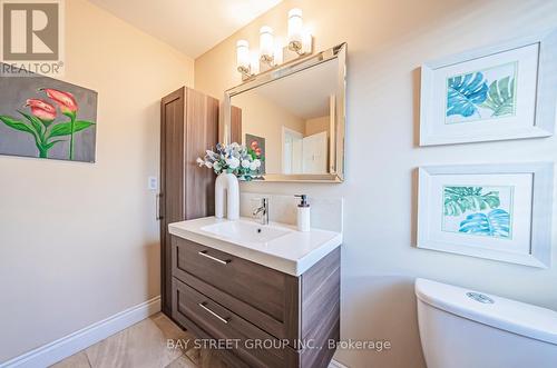 15 Inverhuron Trail, Oakville, ON - Indoor Photo Showing Bathroom