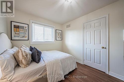 15 Inverhuron Trail, Oakville, ON - Indoor Photo Showing Bedroom