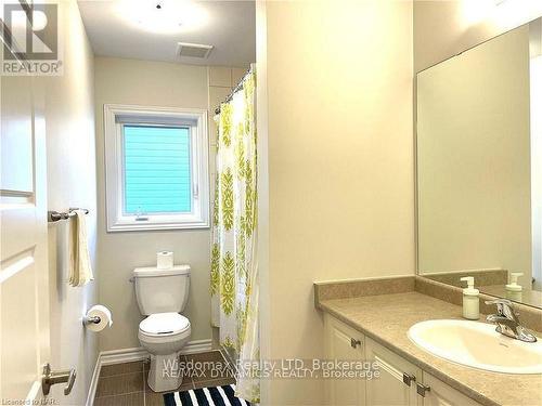 6 Explorer Way, Thorold (560 - Rolling Meadows), ON - Indoor Photo Showing Bathroom