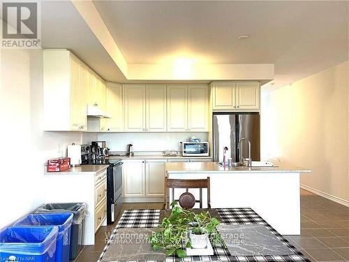 6 Explorer Way, Thorold (560 - Rolling Meadows), ON - Indoor Photo Showing Kitchen