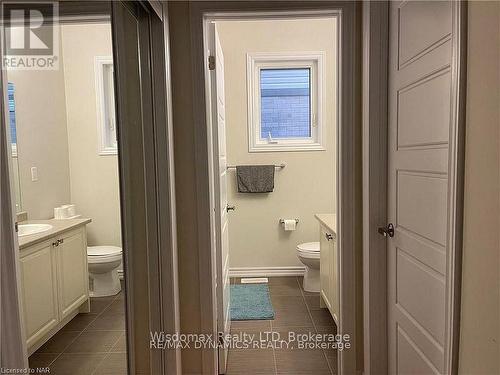 6 Explorer Way, Thorold (560 - Rolling Meadows), ON - Indoor Photo Showing Bathroom