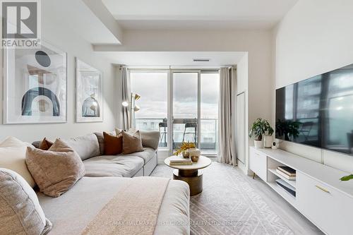 814 - 8 Olympic Garden Drive, Toronto, ON - Indoor Photo Showing Living Room