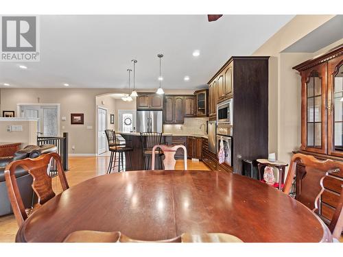 Dining to kitchen - 801 20 Street Ne Unit# 31 Lot# 31, Salmon Arm, BC - Indoor Photo Showing Dining Room