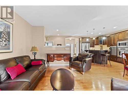 Livingroom - 801 20 Street Ne Unit# 31 Lot# 31, Salmon Arm, BC - Indoor Photo Showing Living Room