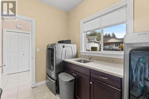 Laundry Main - 801 20 Street Ne Unit# 31 Lot# 31, Salmon Arm, BC - Indoor Photo Showing Laundry Room