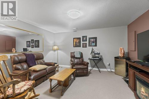 Family room downstairs - 801 20 Street Ne Unit# 31 Lot# 31, Salmon Arm, BC - Indoor Photo Showing Living Room