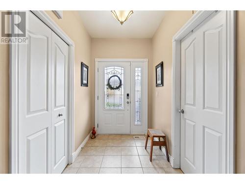 Foyer - 801 20 Street Ne Unit# 31 Lot# 31, Salmon Arm, BC - Indoor Photo Showing Other Room