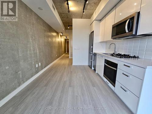 1412 - 195 Mccaul Street, Toronto, ON - Indoor Photo Showing Kitchen With Upgraded Kitchen