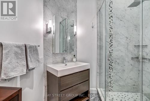 412 - 155 Dalhousie Street, Toronto, ON - Indoor Photo Showing Bathroom