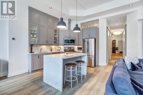 412 - 155 Dalhousie Street, Toronto, ON - Indoor Photo Showing Kitchen With Upgraded Kitchen