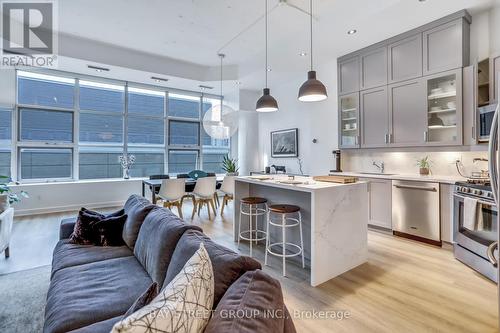 412 - 155 Dalhousie Street, Toronto, ON - Indoor Photo Showing Kitchen With Upgraded Kitchen