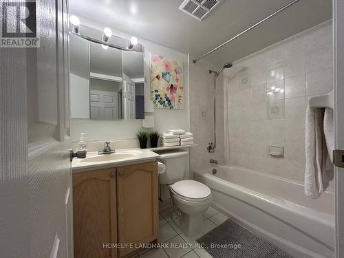 510 - 22 Olive Avenue, Toronto, ON - Indoor Photo Showing Bathroom