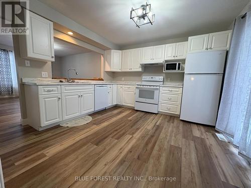 231 Wellington Street, West Perth (65 - Town Of Mitchell), ON - Indoor Photo Showing Kitchen