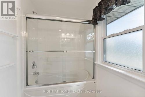 950 Woodroffe Avenue S, Ottawa, ON - Indoor Photo Showing Bathroom