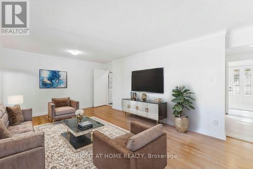 950 Woodroffe Avenue, Ottawa, ON - Indoor Photo Showing Living Room