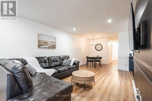 4 Mcnicholl Circle, St. Catharines (446 - Fairview), ON - Indoor Photo Showing Living Room