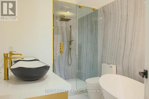 2970B Bayview Avenue, Toronto, ON - Indoor Photo Showing Bathroom