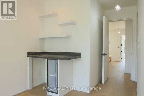 2970B Bayview Avenue, Toronto, ON - Indoor Photo Showing Other Room