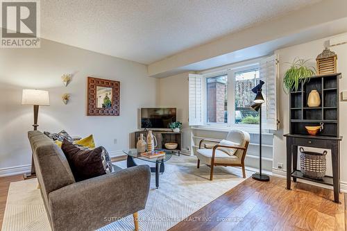 1702 - 17 Sudbury Street, Toronto, ON - Indoor Photo Showing Living Room