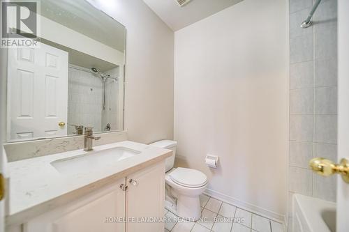 9025 Yonge Street, Richmond Hill, ON - Indoor Photo Showing Bathroom