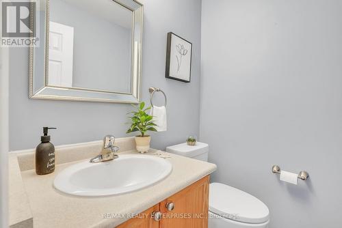 28 Sun King Crescent, Barrie, ON - Indoor Photo Showing Bathroom