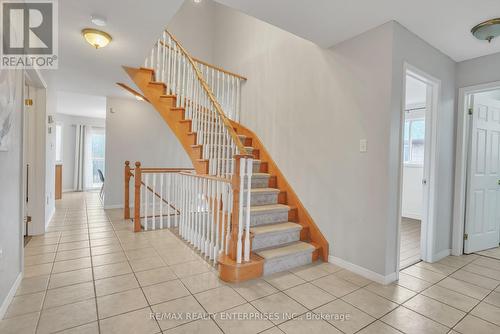 28 Sun King Crescent, Barrie, ON - Indoor Photo Showing Other Room