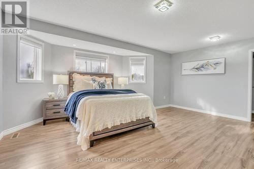 28 Sun King Crescent, Barrie, ON - Indoor Photo Showing Bedroom