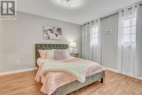 28 Sun King Crescent, Barrie, ON - Indoor Photo Showing Bedroom