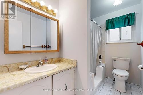 58 Mayfair Crescent, Brampton, ON - Indoor Photo Showing Bathroom