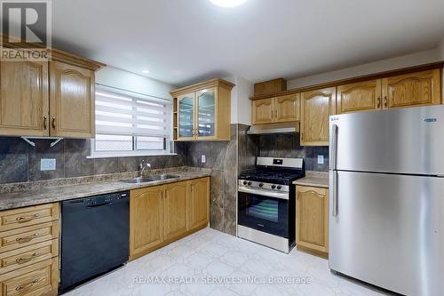 Upper - 50 Glebe Crescent, Brampton, ON - Indoor Photo Showing Kitchen With Double Sink