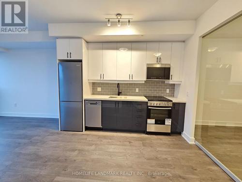 627 - 2343 Khalsa Gate, Oakville, ON - Indoor Photo Showing Kitchen