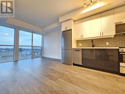 627 - 2343 Khalsa Gate, Oakville, ON - Indoor Photo Showing Kitchen With Stainless Steel Kitchen