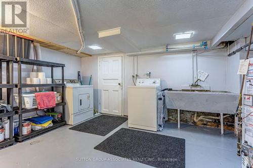 82 Marion Street, Toronto, ON - Indoor Photo Showing Laundry Room