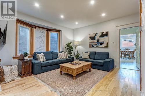 82 Marion Street, Toronto, ON - Indoor Photo Showing Living Room