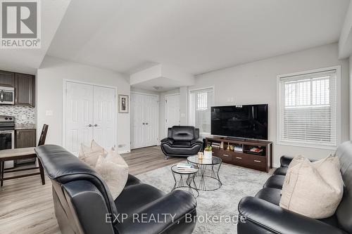 G - 1674 Fischer Hallman Road, Kitchener, ON - Indoor Photo Showing Living Room