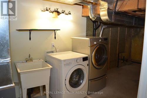 1598 Cedar Mills Road, Ottawa, ON - Indoor Photo Showing Laundry Room