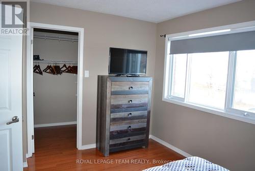 1598 Cedar Mills Road, Ottawa, ON - Indoor Photo Showing Bedroom