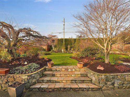 3068 Oakdowne Rd, Oak Bay, BC 