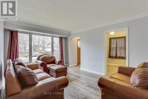 68 Mcnay Street, London, ON - Indoor Photo Showing Living Room