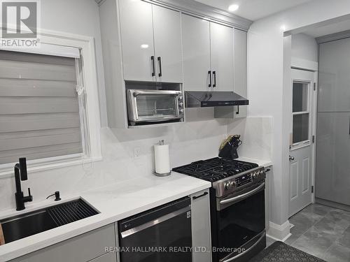 137 Huron Street, Oshawa, ON - Indoor Photo Showing Kitchen