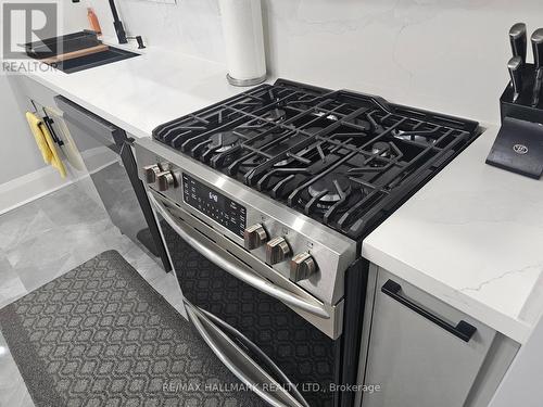 137 Huron Street, Oshawa, ON - Indoor Photo Showing Kitchen