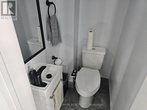 137 Huron Street, Oshawa, ON - Indoor Photo Showing Bathroom