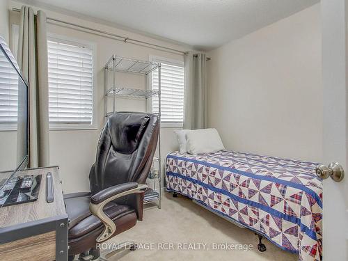 124 Hudson Cres, Bradford West Gwillimbury, ON - Indoor Photo Showing Bedroom