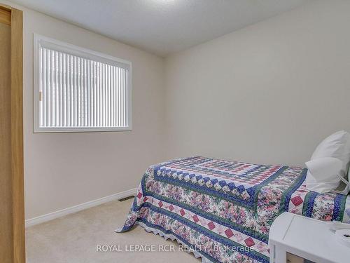 124 Hudson Cres, Bradford West Gwillimbury, ON - Indoor Photo Showing Bedroom