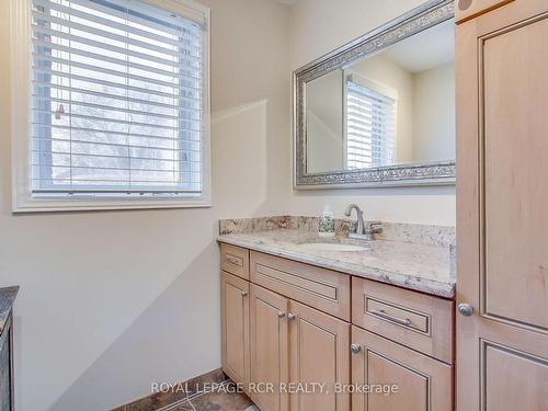 124 Hudson Cres, Bradford West Gwillimbury, ON - Indoor Photo Showing Bathroom