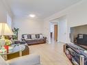 124 Hudson Cres, Bradford West Gwillimbury, ON  - Indoor Photo Showing Living Room 